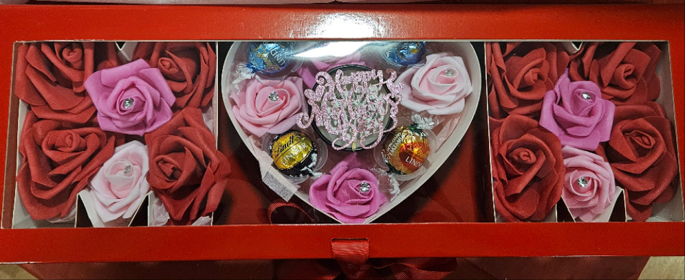 Mother's Day "Mom" Gift Box (Red)