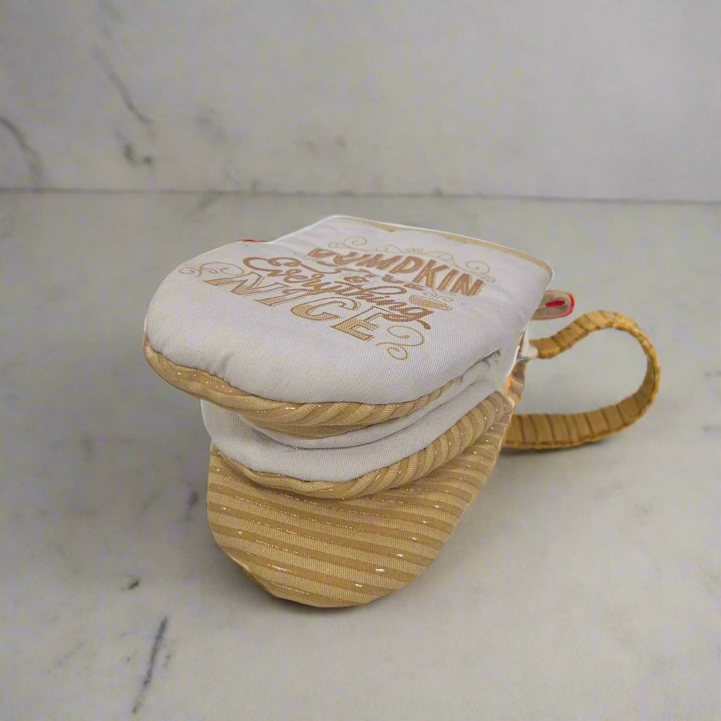 Shortened thanksgiving Oven Mitt